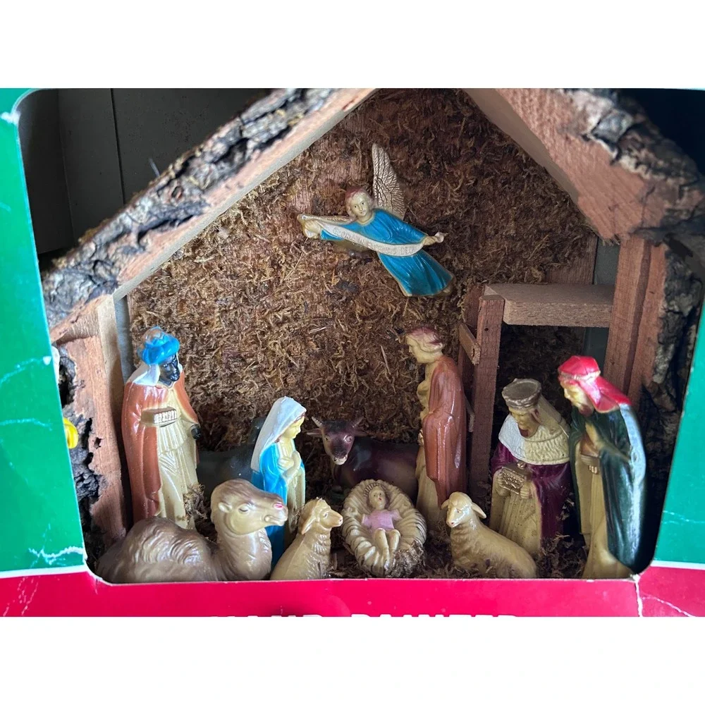 Vintage Holiday Trim Nativity Set 13 Hand Painted Figurines Wooden Stable Box